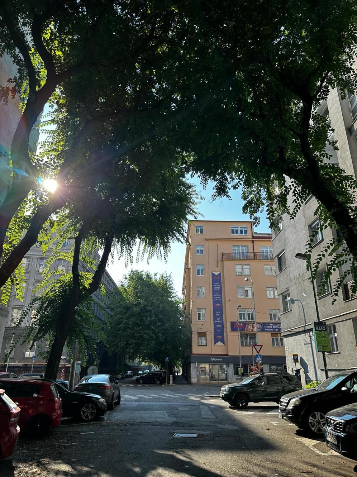 Urban Zenhouse No.2 - Breakfast Included Apartment Bratislava Exterior foto
