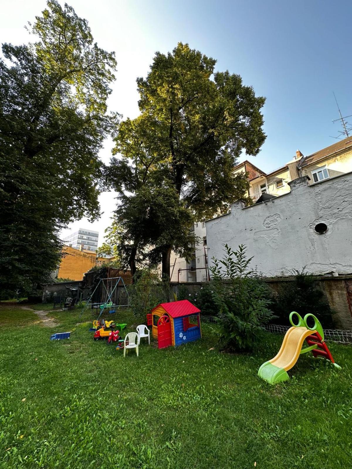 Urban Zenhouse No.2 - Breakfast Included Apartment Bratislava Exterior foto