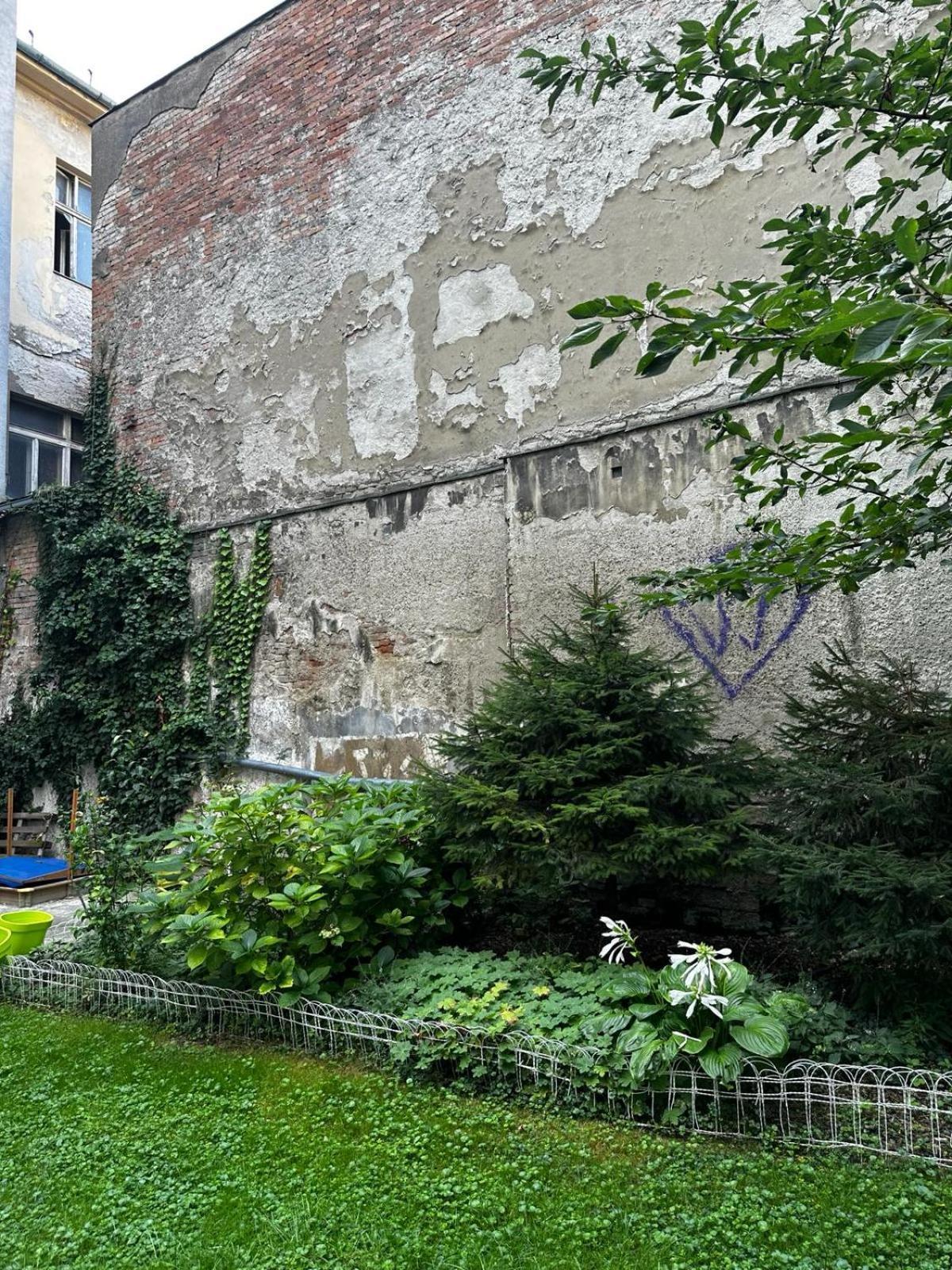 Urban Zenhouse No.2 - Breakfast Included Apartment Bratislava Exterior foto