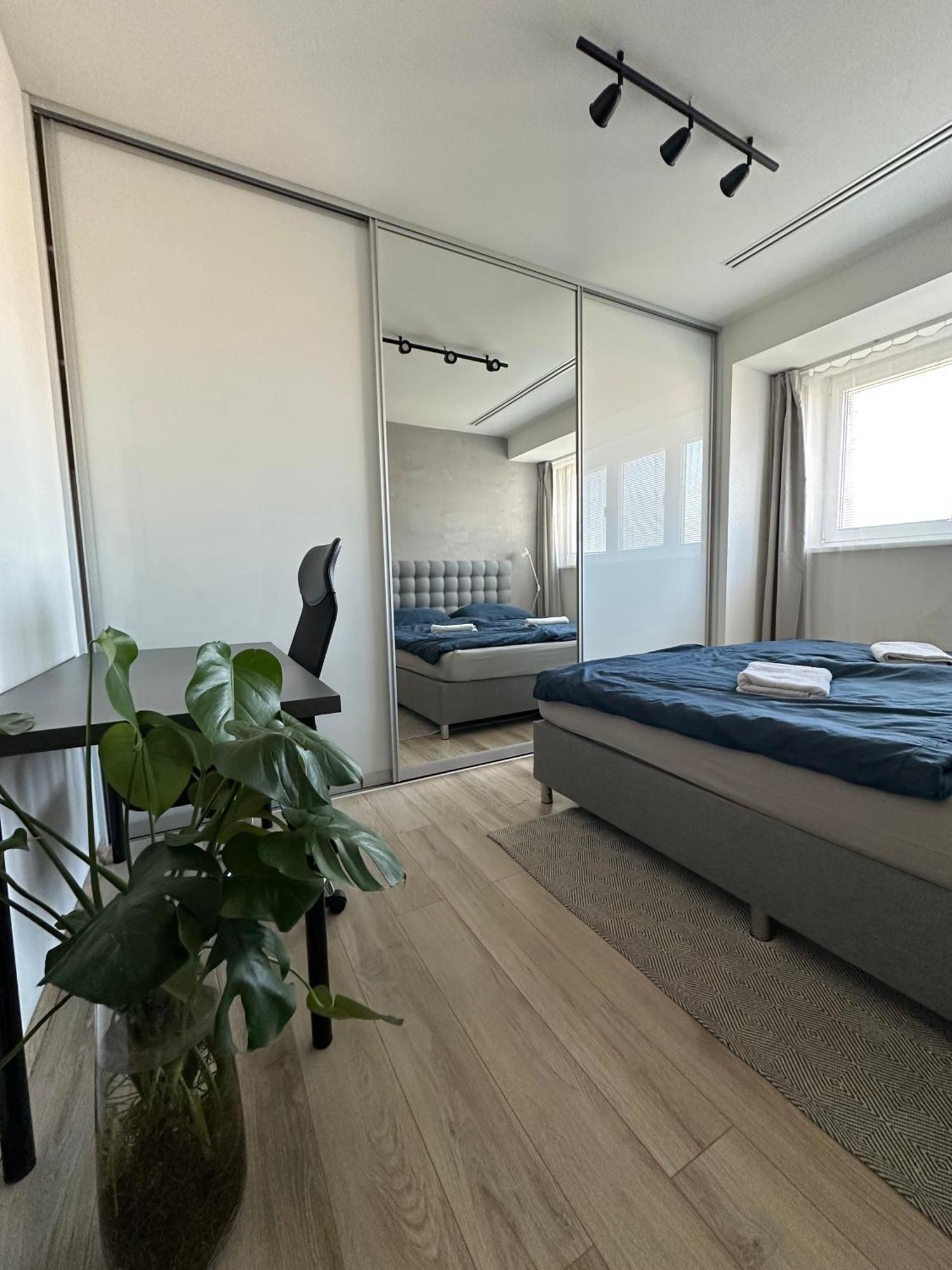 Urban Zenhouse No.2 - Breakfast Included Apartment Bratislava Exterior foto